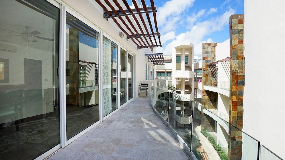 Playa Village Condo By Bvr Playa del Carmen Esterno foto